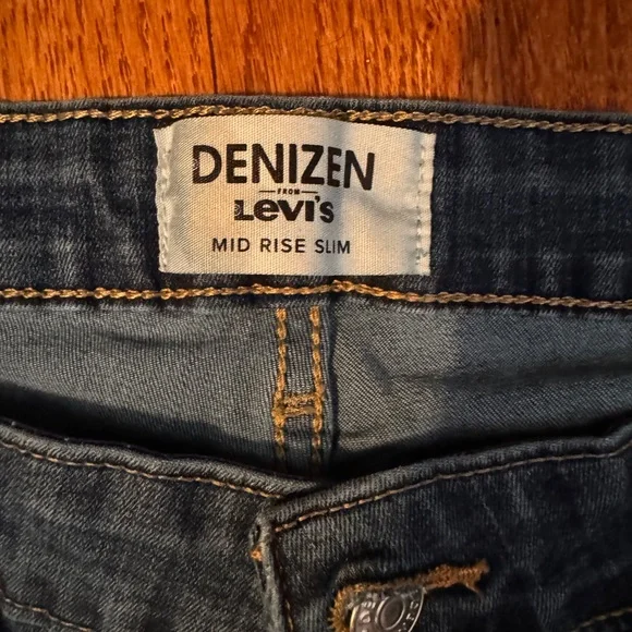 Women’s Denizen Levi dark wash jeans. Size 18m 34x30 - Picture 3 of 5